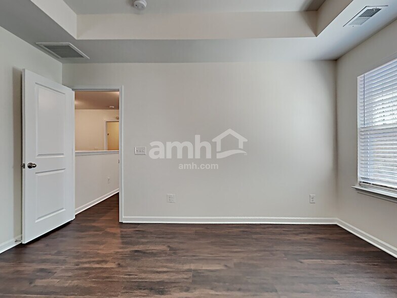 Building Photo - 1360 Hermitage Ln