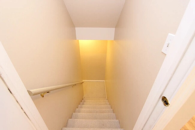 Building Photo - 18376 W Springwood Dr