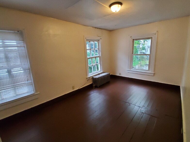 Building Photo - 314 N Maple Ave