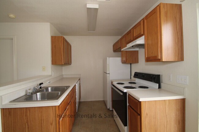 Building Photo - 1710 Spring Rose Cir
