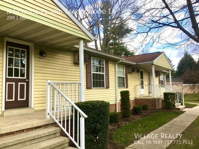 Building Photo - 305 N School Pl