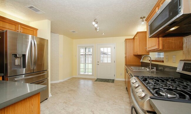 Building Photo - 19518 Gladewater Dr