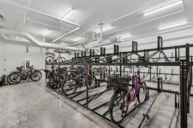 Building Photo - 400 Central Ave