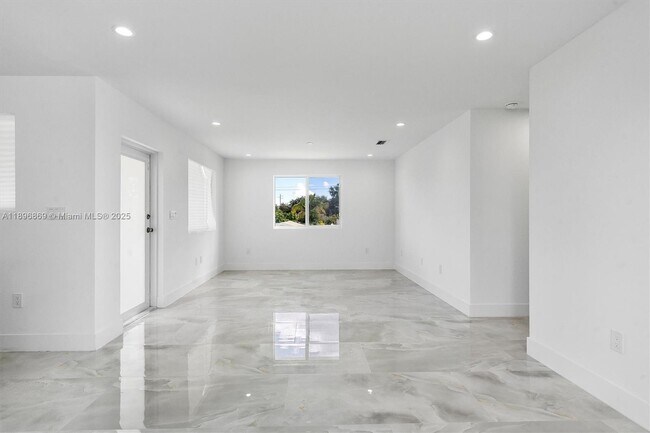 Building Photo - 2926 NW 58th St