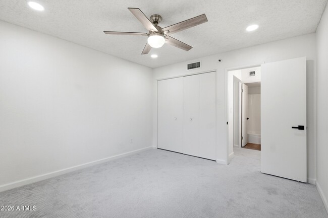Building Photo - 4444 E Paradise Village Pkwy N