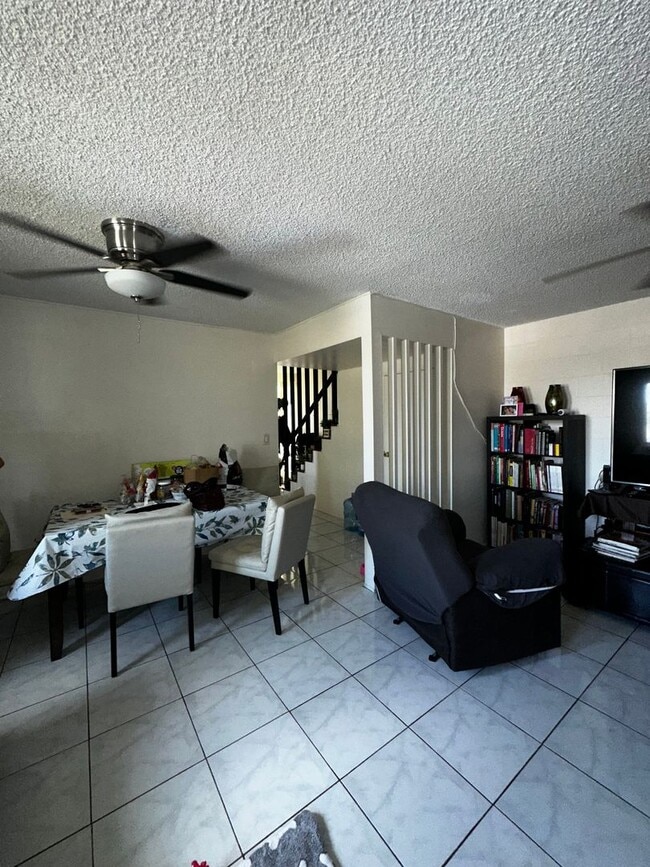 Building Photo - 3/1 Kulana Townhouse