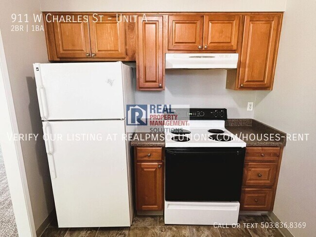 Building Photo - 911 Charles St