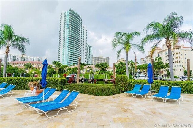 Building Photo - 19707 Turnberry Way