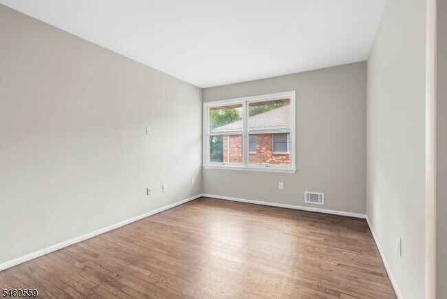 Building Photo - 415 Morningside Ave