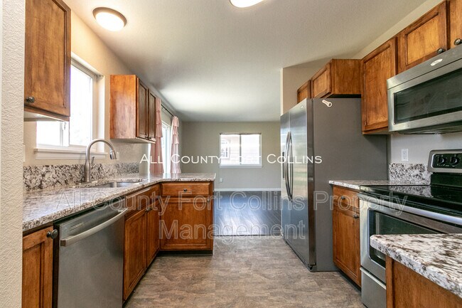 Building Photo - 827 Glenwall Dr