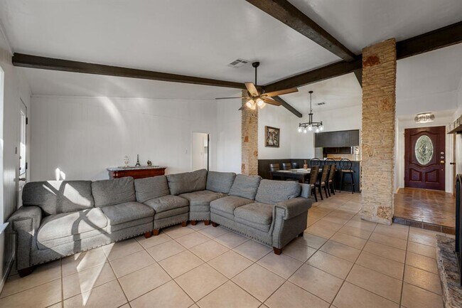 Building Photo - 13200 Running Doe Ln