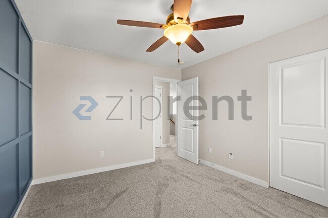 Building Photo - 722 85th Dr SE