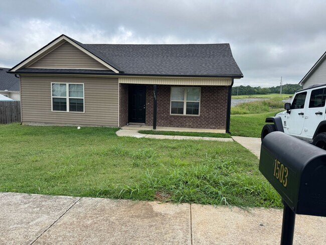 Building Photo - 1503 Gambill Wood Dr