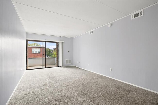 Building Photo - 5841 Morrowfield Ave