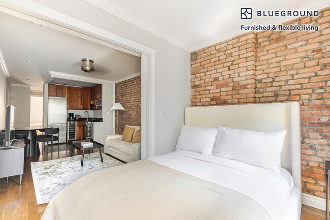 Building Photo - 1373 1st Ave