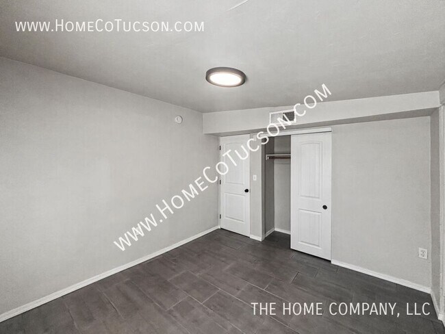 Building Photo - 1051 S 4th Ave