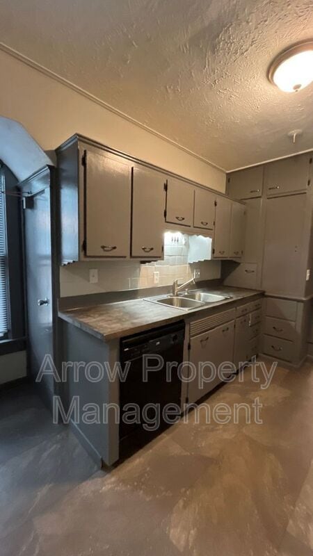 Building Photo - 4902 Madison Ave