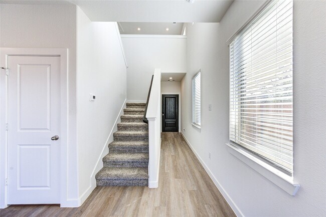 Building Photo - 31918 Holland Arbor Trl