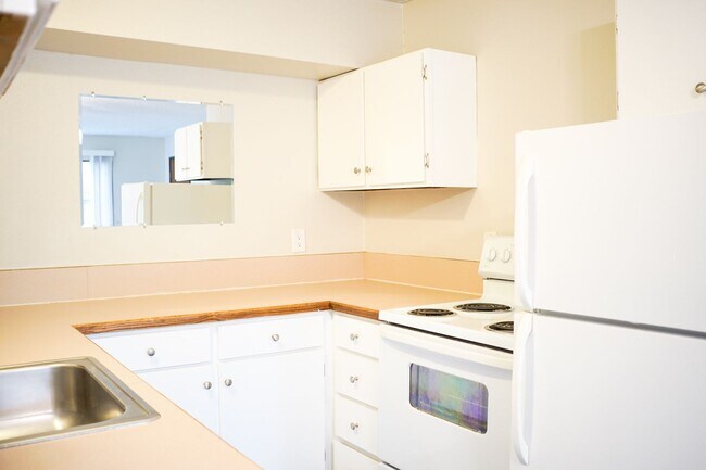 Building Photo - 3110 SW 13th Ave