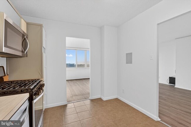 Building Photo - 11801 Rockville Pike