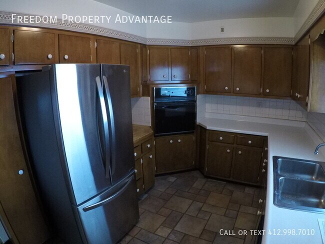 Building Photo - 511 Franklin Ave