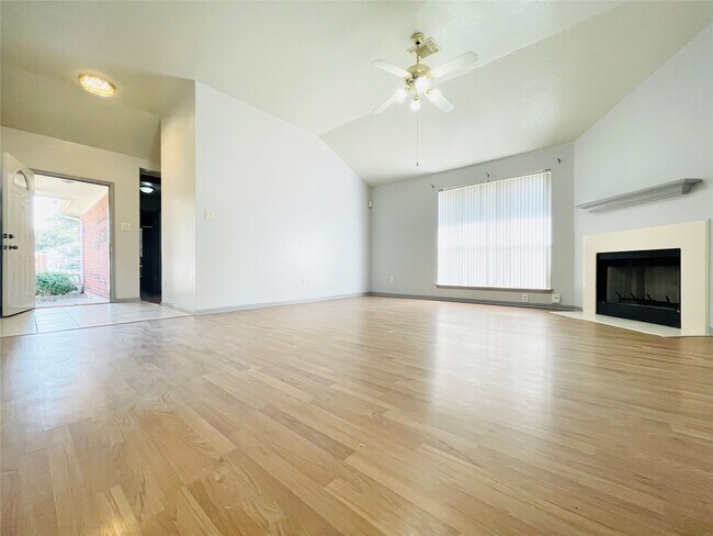 Building Photo - 8234 Viny Ridge Dr