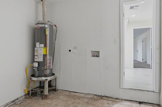 Building Photo - 321 SE 67th St