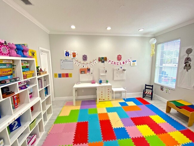 Building Photo - Lake Nona Pool Home for Rent 4bed 3 bath