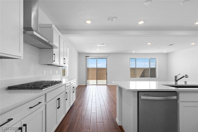 Building Photo - 8050 Texas Hls St