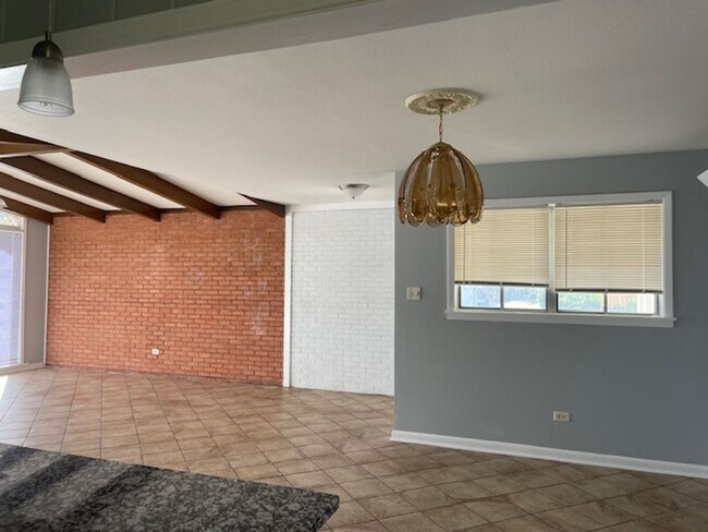 Building Photo - 4/2 LISD Fenced yard