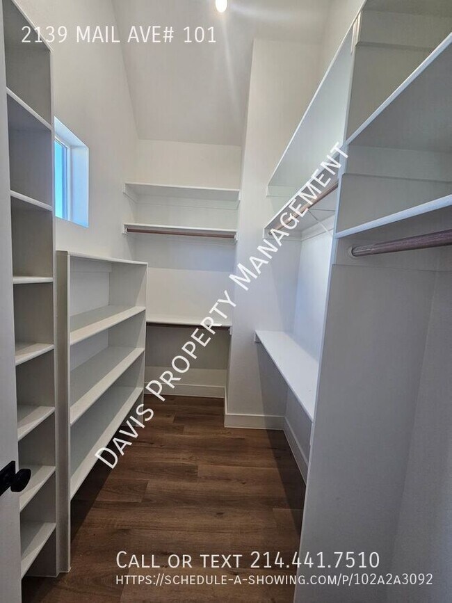 Building Photo - 2139 Mail Ave