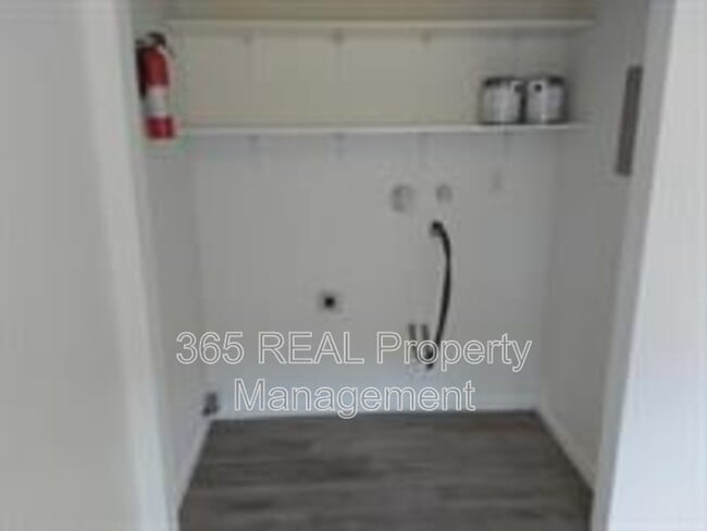 Building Photo - 706 37th Ave