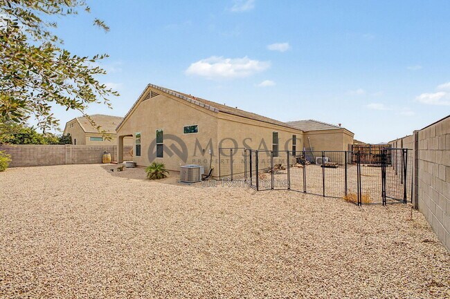 Building Photo - 598 W Belmont Red Trail