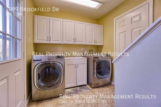 Building Photo - 3099 Brookfield Dr