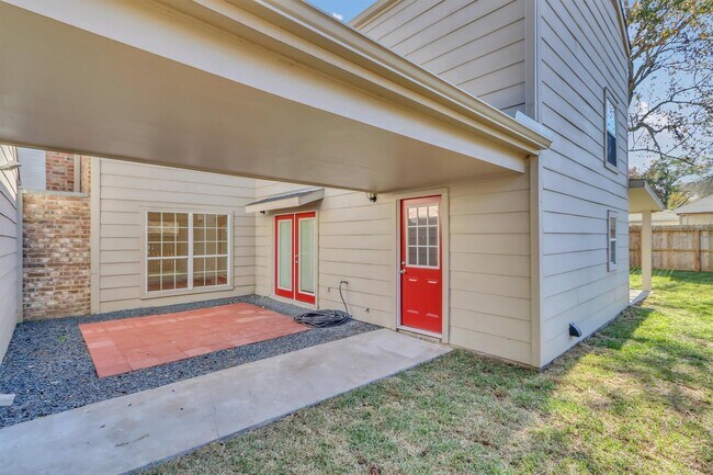 Building Photo - 13911 Piping Rock Ln