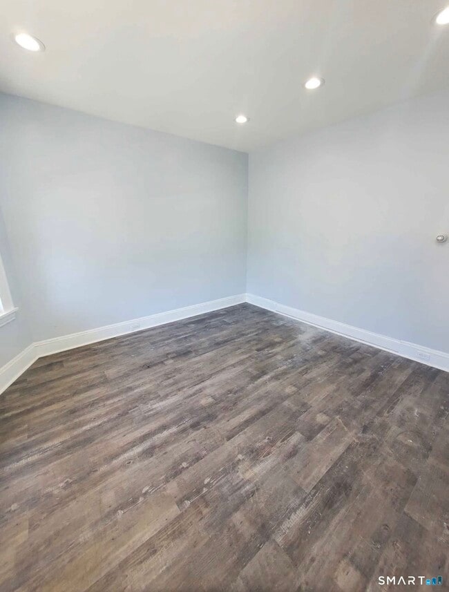 Building Photo - 100 Horace St