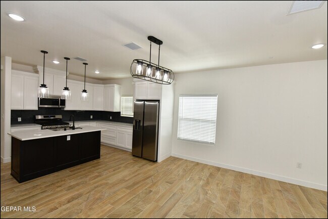 Building Photo - 7913 Mitzie Ram Pl