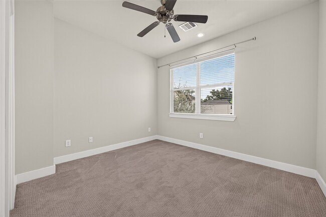 Building Photo - 8802 Hollister Pine Ct