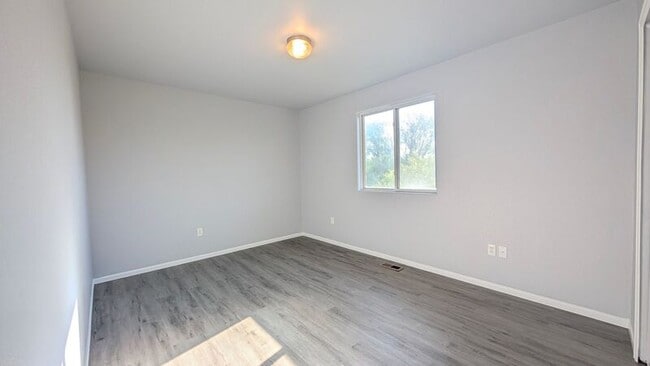 Building Photo - 213 Audubon Dr