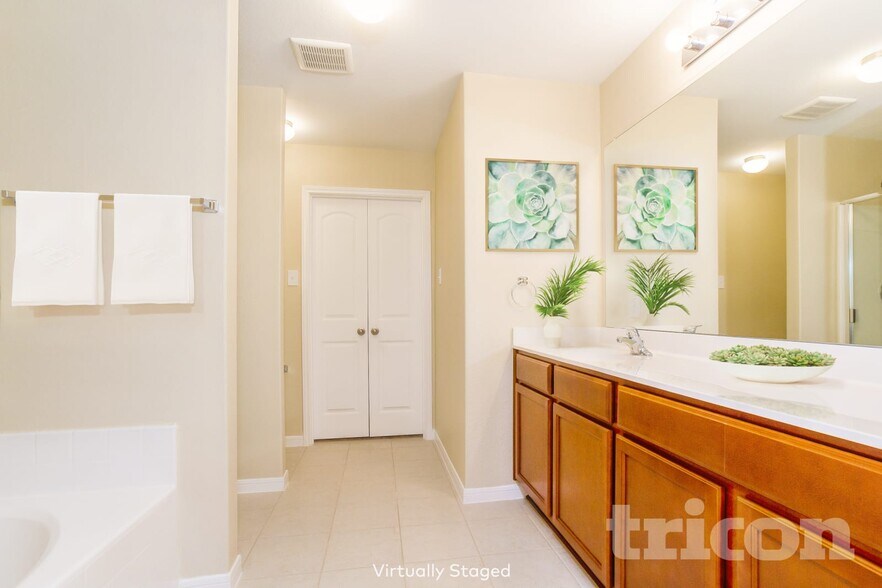 Building Photo - 424 Palomino Stand Dr