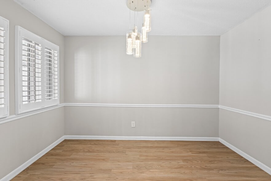 Building Photo - 7163 Sandy Creek Dr