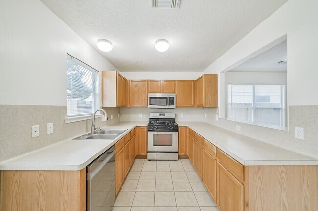 Building Photo - 33318 Cottonwood Bend