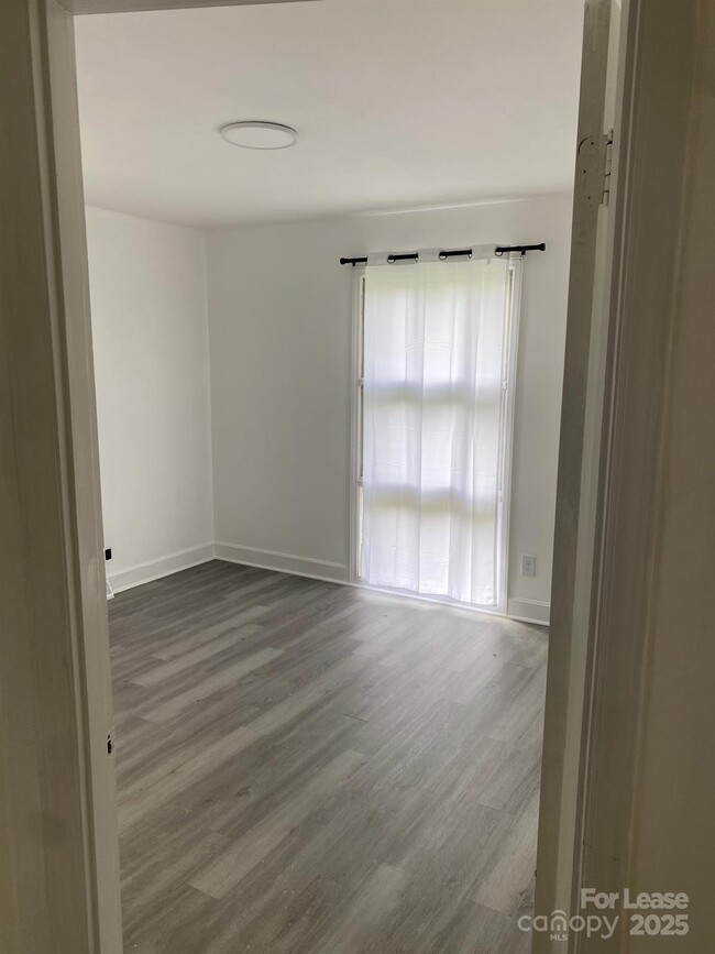 Building Photo - 5525 Amity Pl