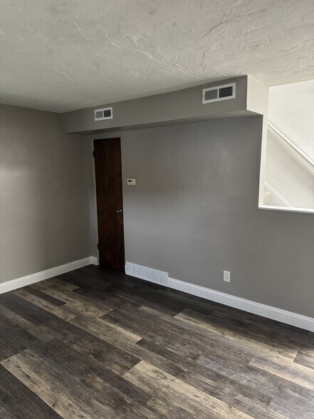 Building Photo - 17000 Ridgewick Dr