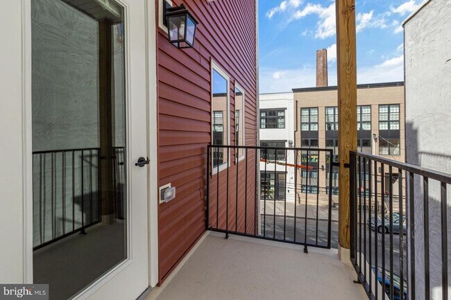 Building Photo - 2401 Frankford Ave