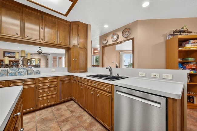 Building Photo - 1623 Lake Arbor Dr