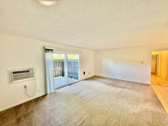 Building Photo - 445 Ignacio Blvd