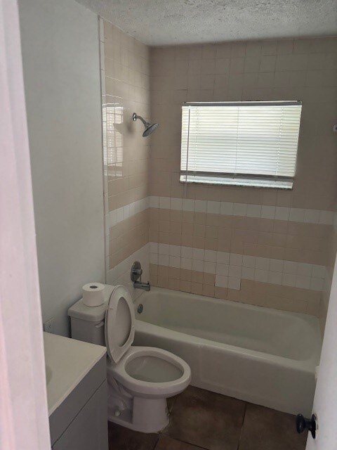 Building Photo - 1703 N Pompano Ave