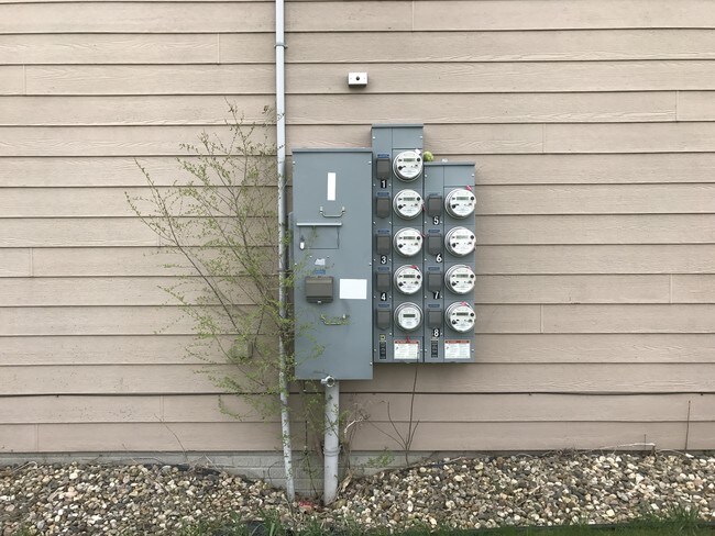 Building Photo - West Acres Apartments