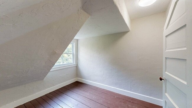 Building Photo - 54 Beeching St